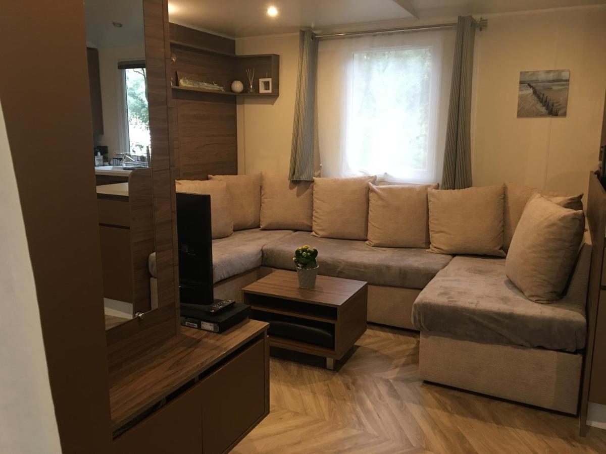 Mobilhome Familial 6 A 7 P 3 Chambres 42 M2 Saint Brevin Les Pierres Couchees Exterior photo