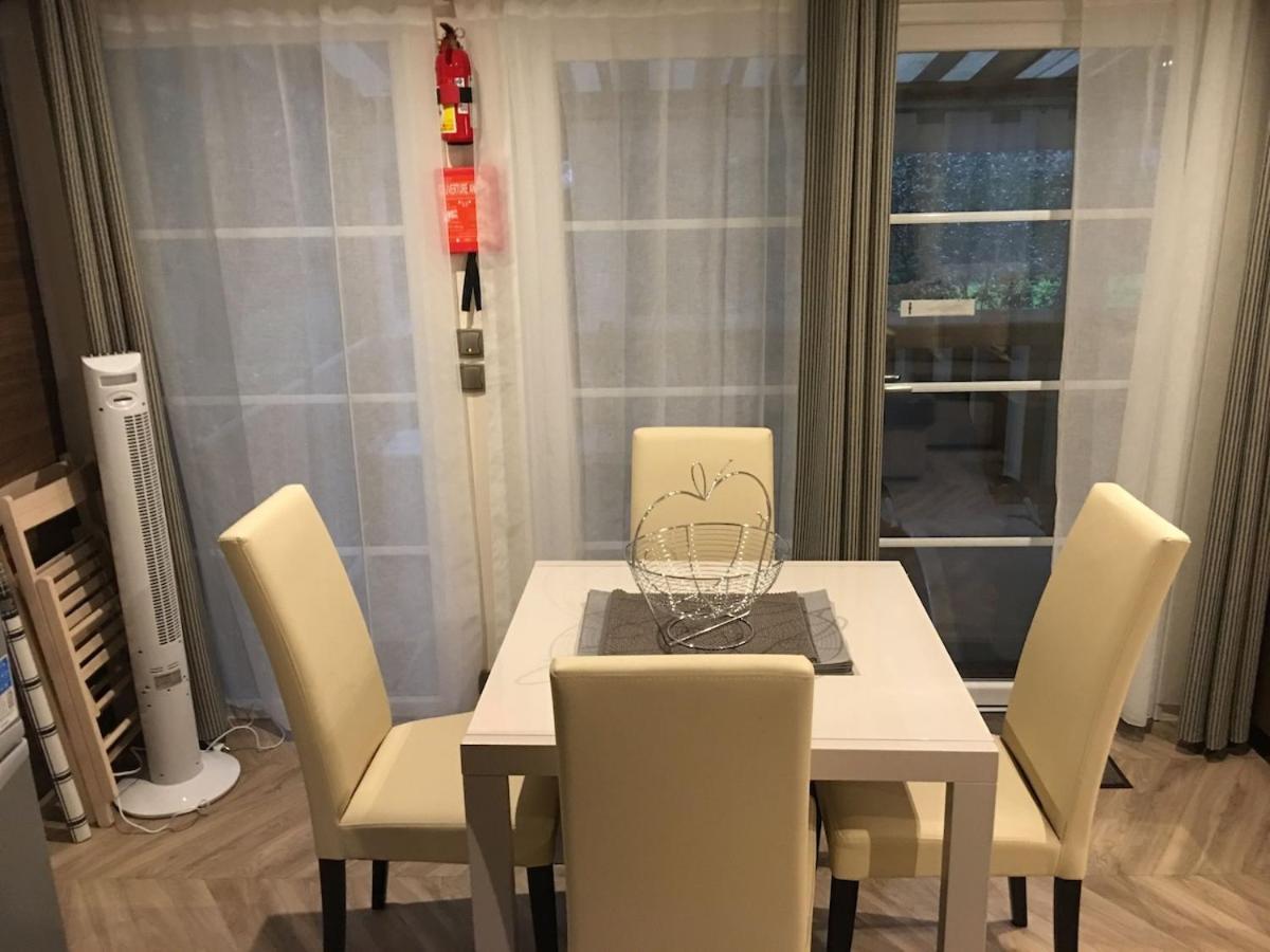 Mobilhome Familial 6 A 7 P 3 Chambres 42 M2 Saint Brevin Les Pierres Couchees Exterior photo