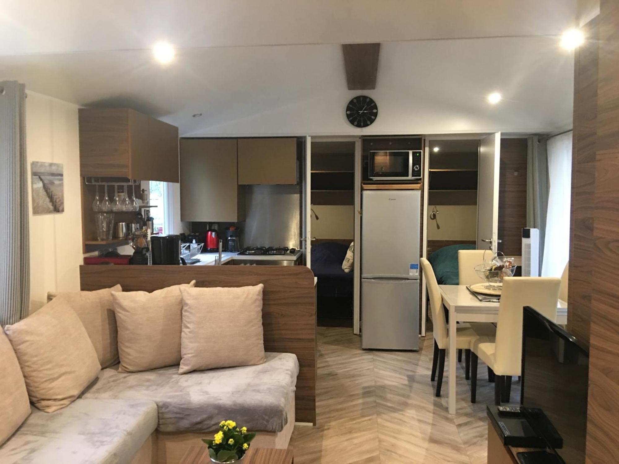 Mobilhome Familial 6 A 7 P 3 Chambres 42 M2 Saint Brevin Les Pierres Couchees Exterior photo
