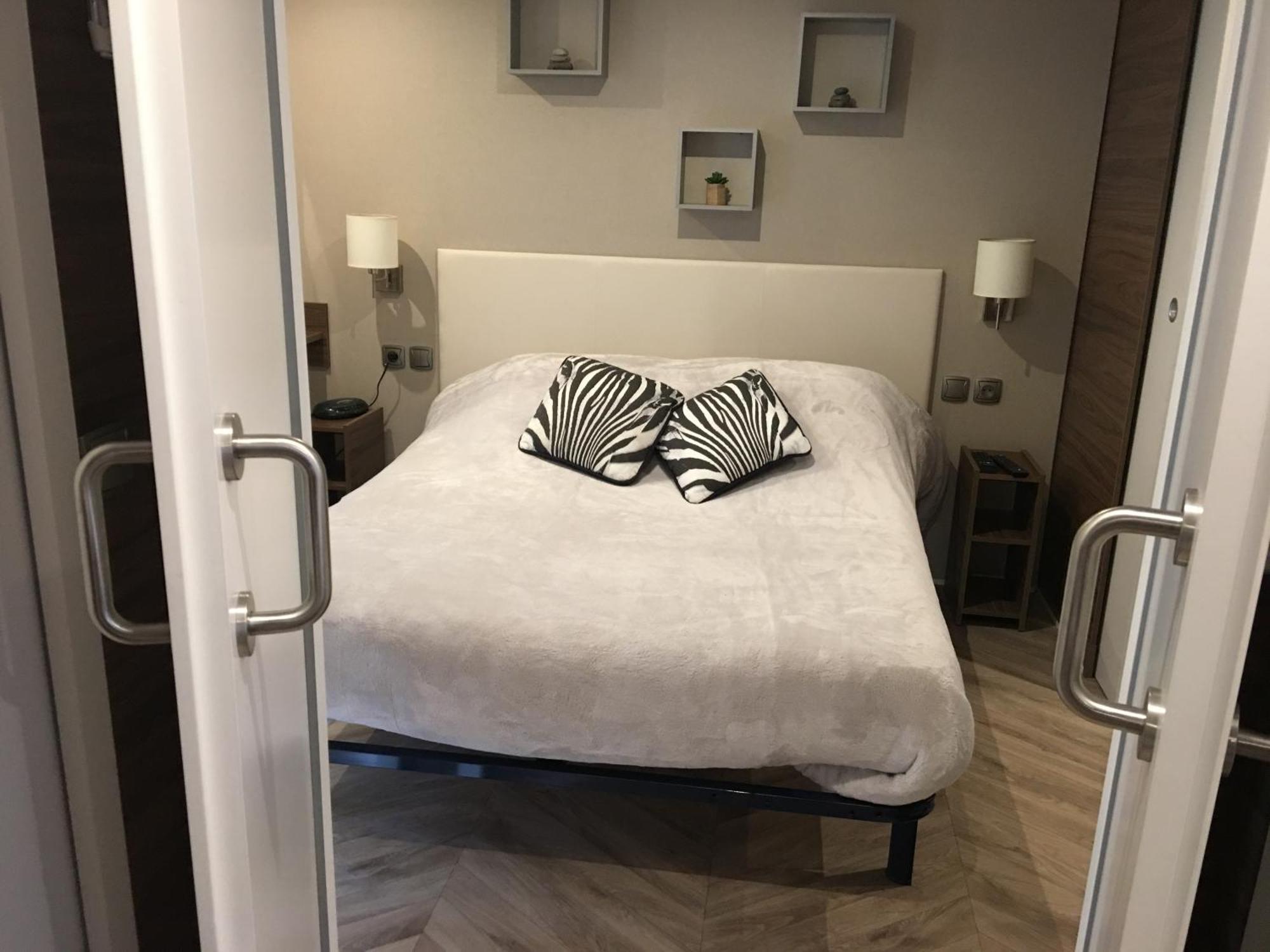 Mobilhome Familial 6 A 7 P 3 Chambres 42 M2 Saint Brevin Les Pierres Couchees Exterior photo