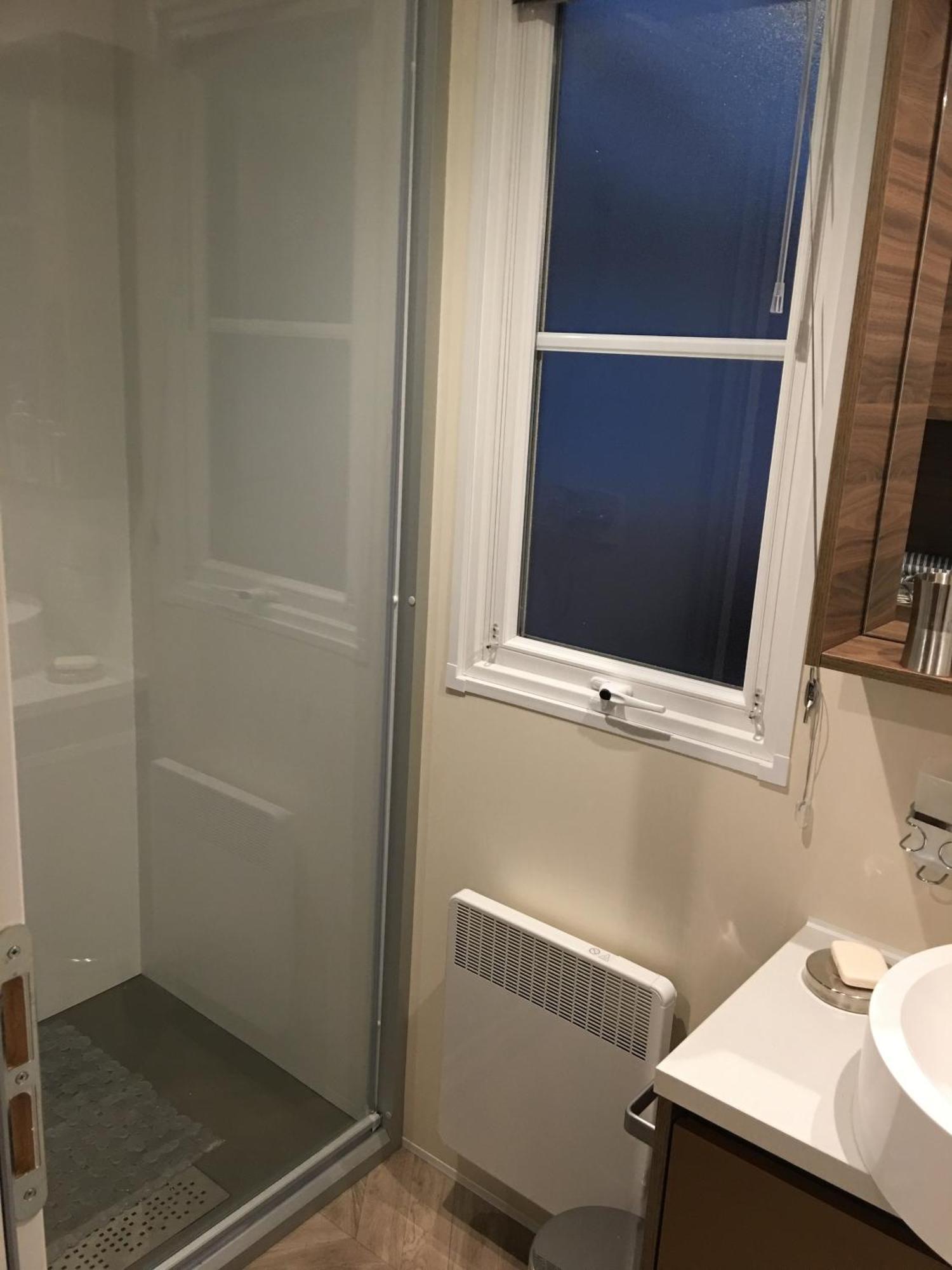 Mobilhome Familial 6 A 7 P 3 Chambres 42 M2 Saint Brevin Les Pierres Couchees Exterior photo