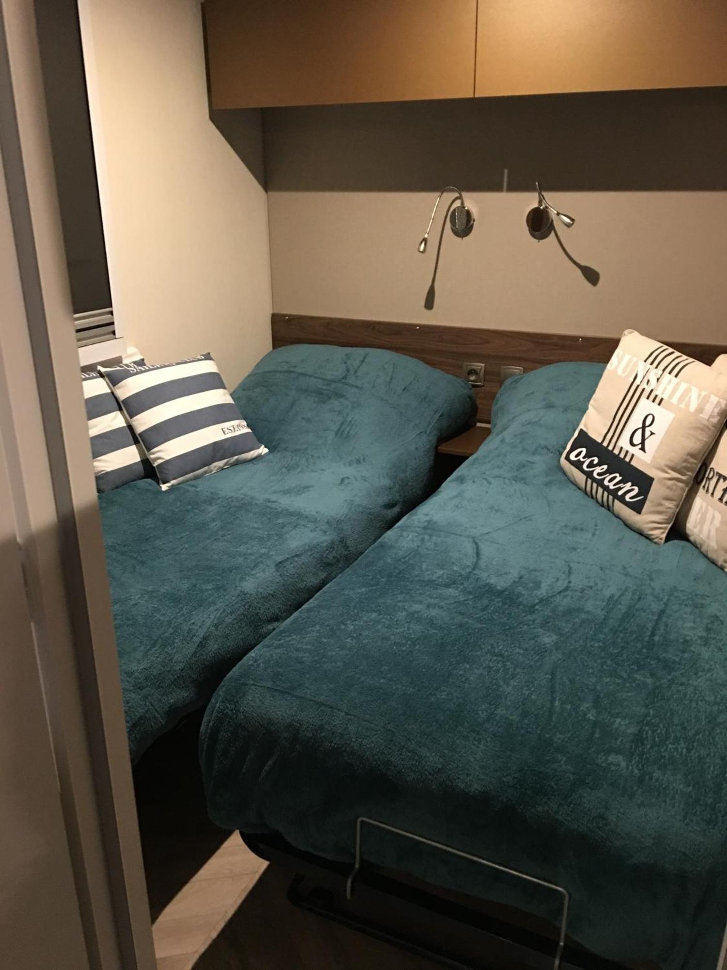 Mobilhome Familial 6 A 7 P 3 Chambres 42 M2 Saint Brevin Les Pierres Couchees Exterior photo