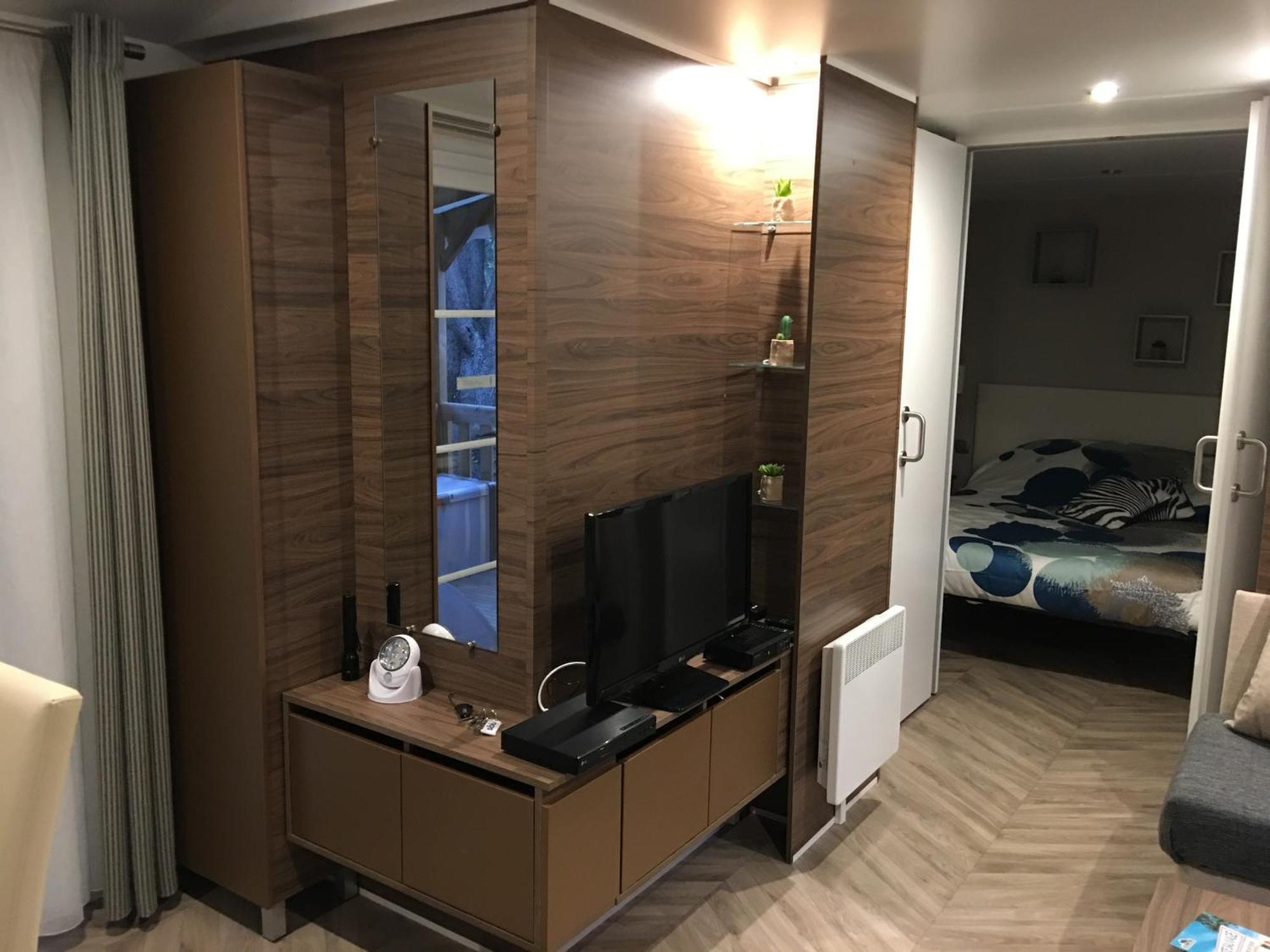 Mobilhome Familial 6 A 7 P 3 Chambres 42 M2 Saint Brevin Les Pierres Couchees Exterior photo