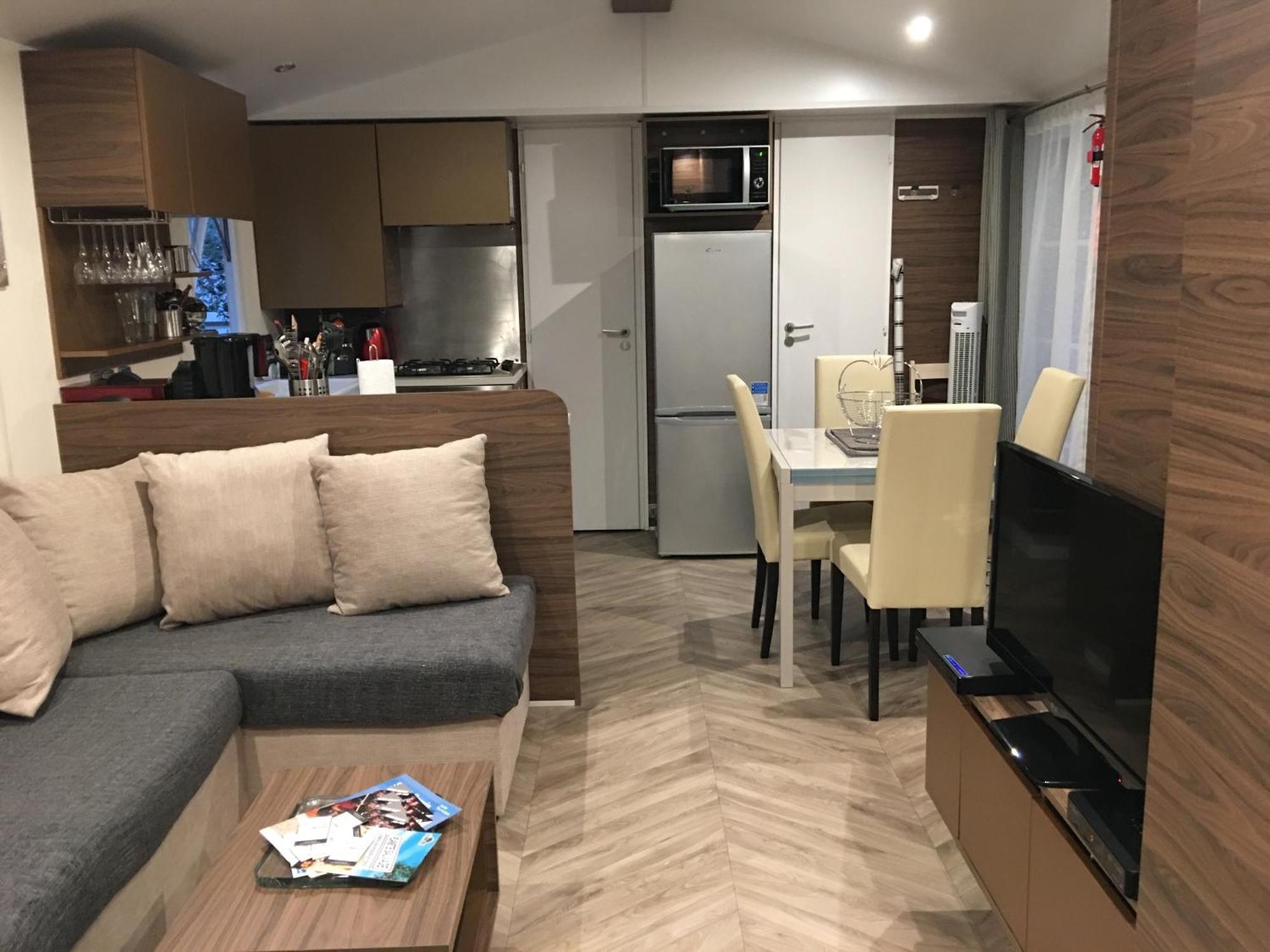 Mobilhome Familial 6 A 7 P 3 Chambres 42 M2 Saint Brevin Les Pierres Couchees Exterior photo